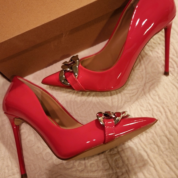 Pink Classy Chainlink Size 7 Heels - Picture 3 of 4